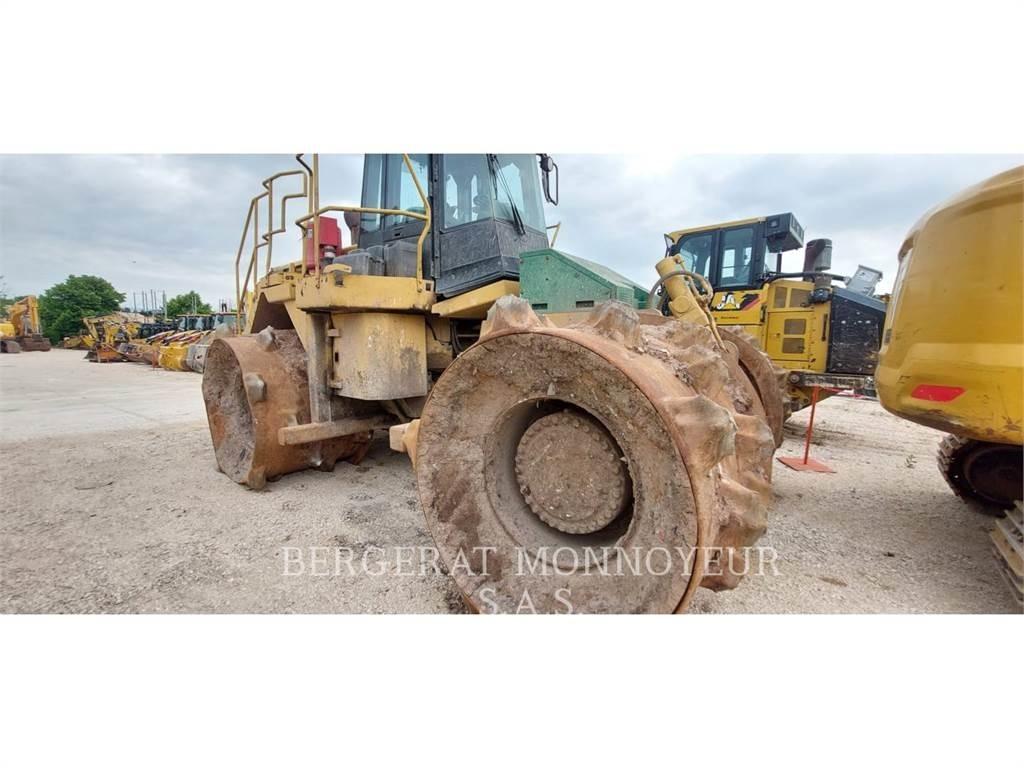CAT 826G Kolesové dozéry