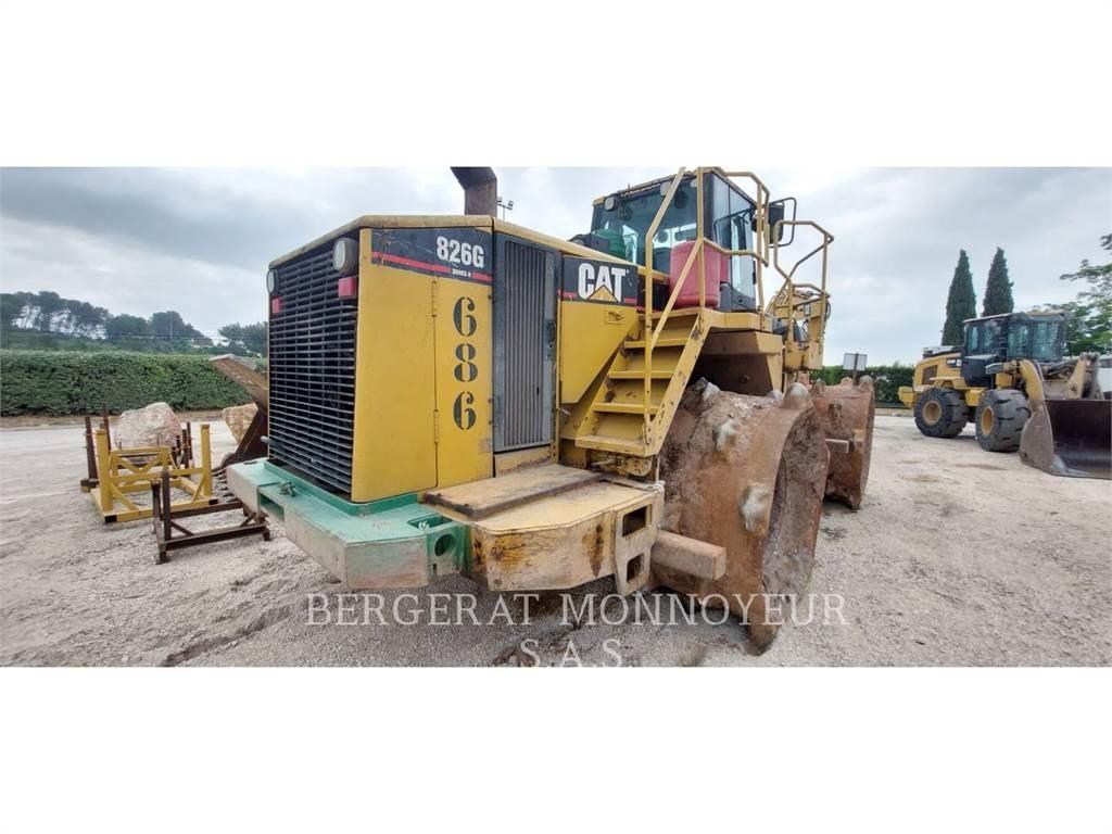 CAT 826G Kolesové dozéry