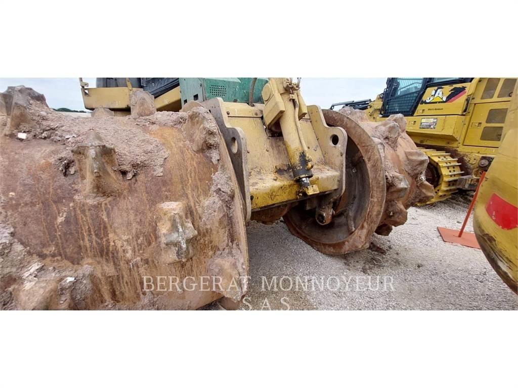 CAT 826G Kolesové dozéry
