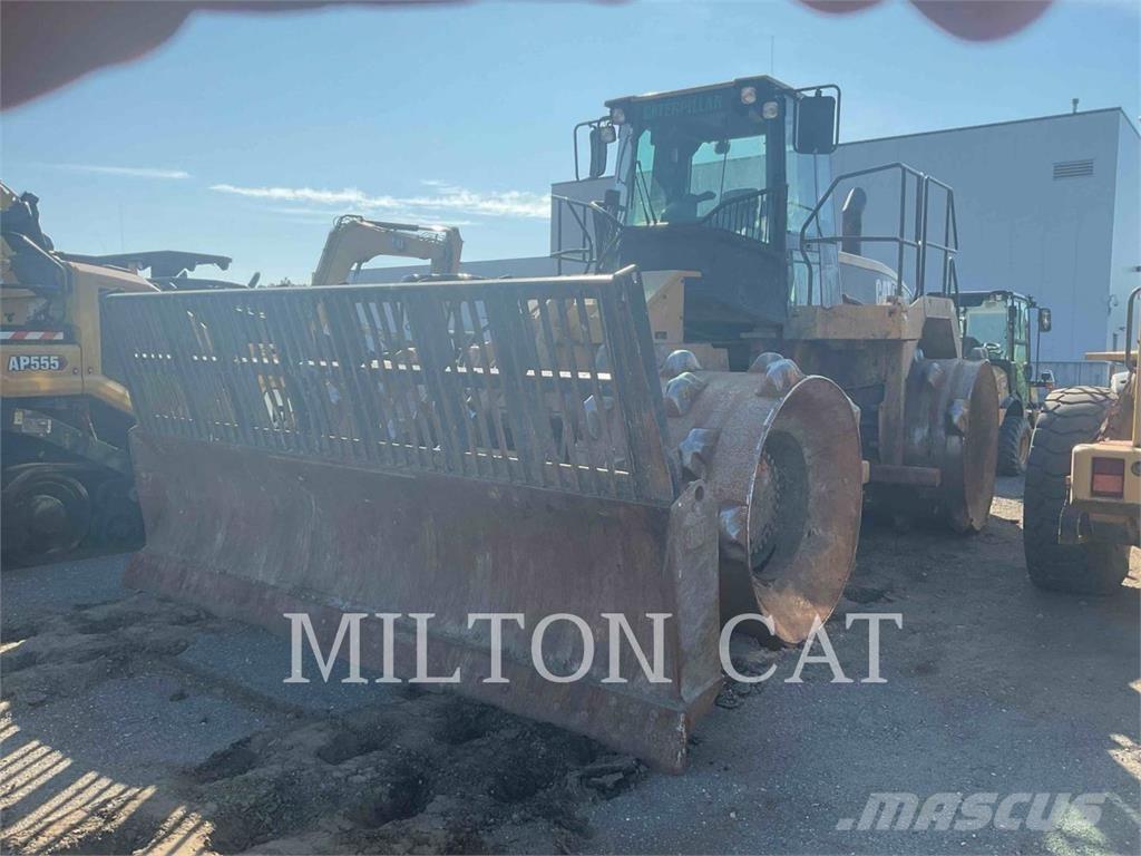 CAT 826G Pôdne kompaktory