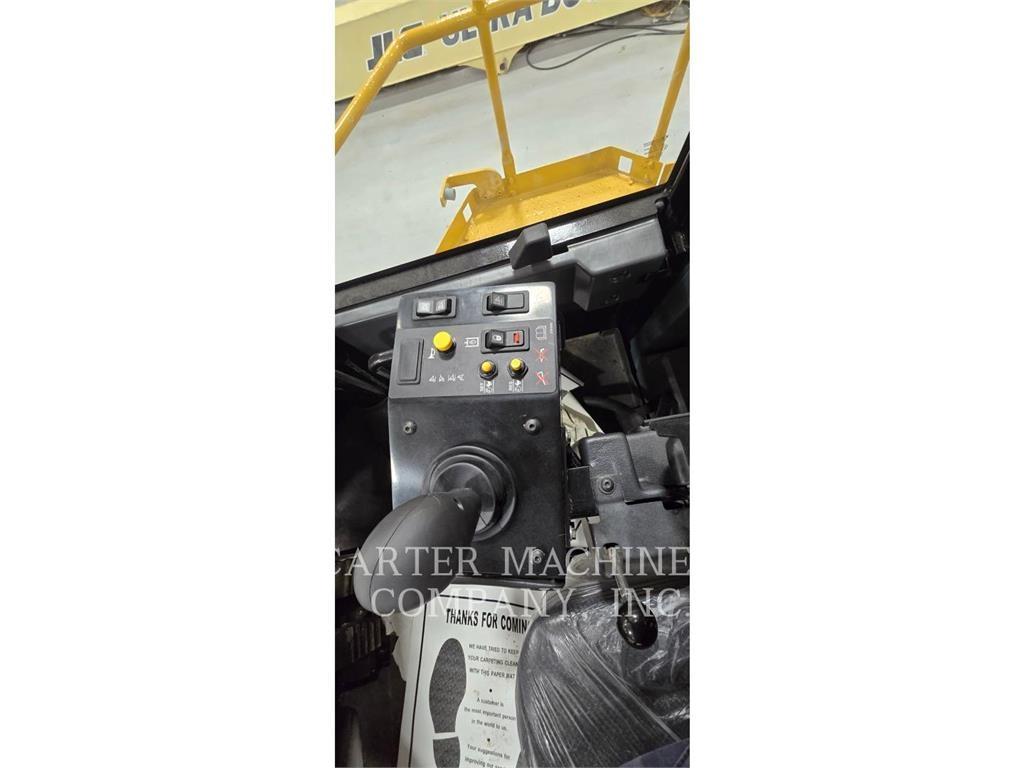 CAT 826H RBLD Pôdne kompaktory