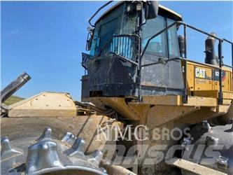 CAT 826K Pôdne kompaktory
