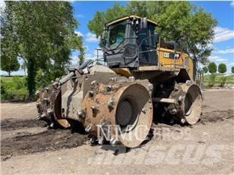 CAT 826K Pôdne kompaktory