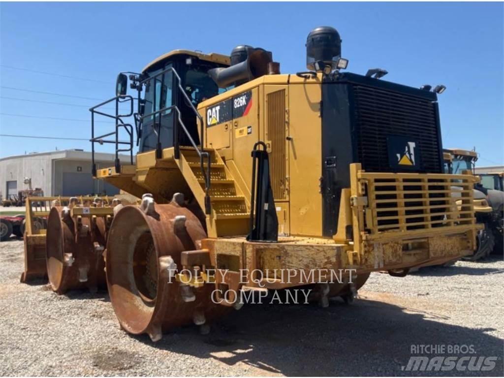 CAT 826K Pôdne kompaktory