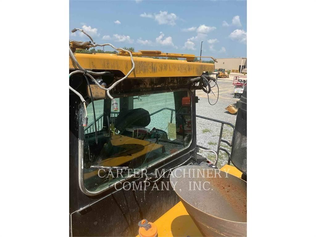 CAT 826K Pôdne kompaktory