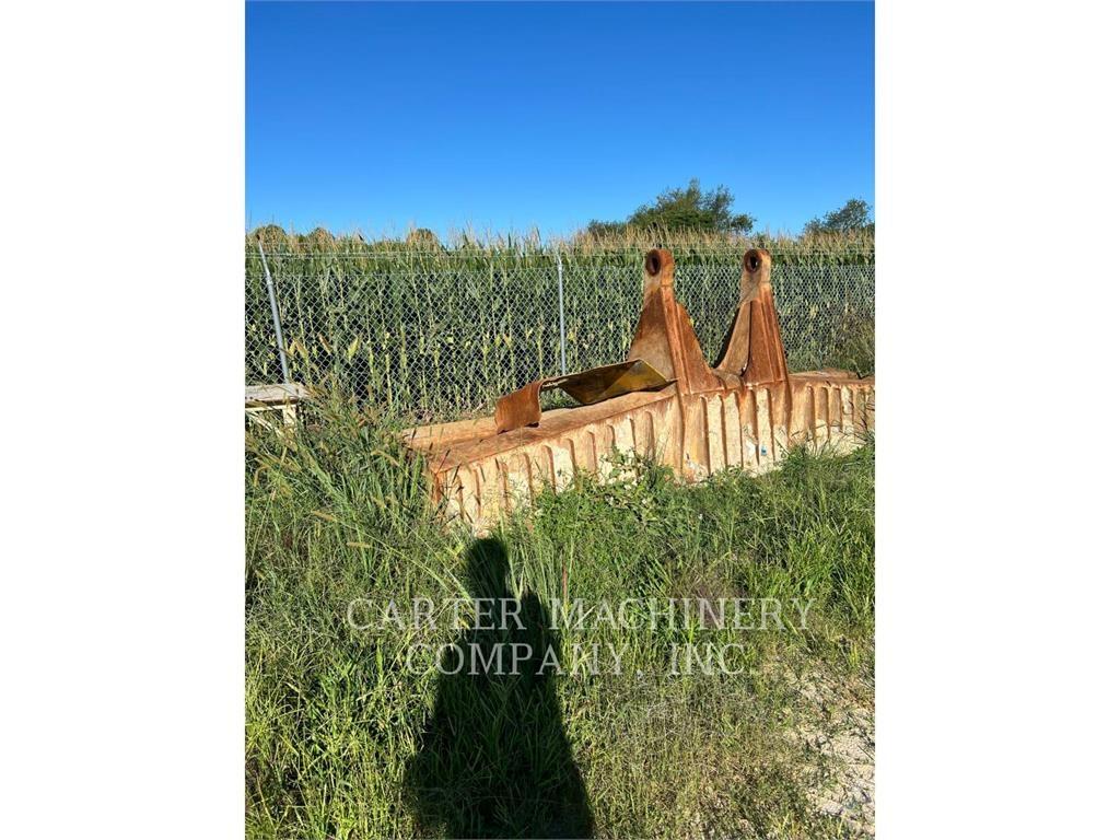 CAT 826K Pôdne kompaktory