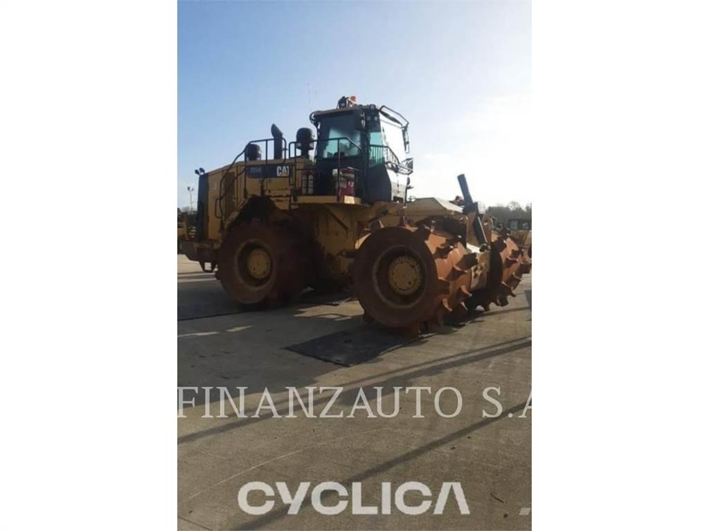 CAT 826K Pôdne kompaktory