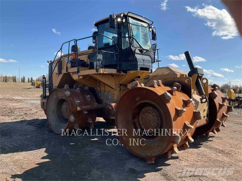 CAT 826K Pôdne kompaktory