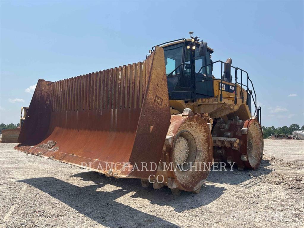 CAT 826K Pôdne kompaktory