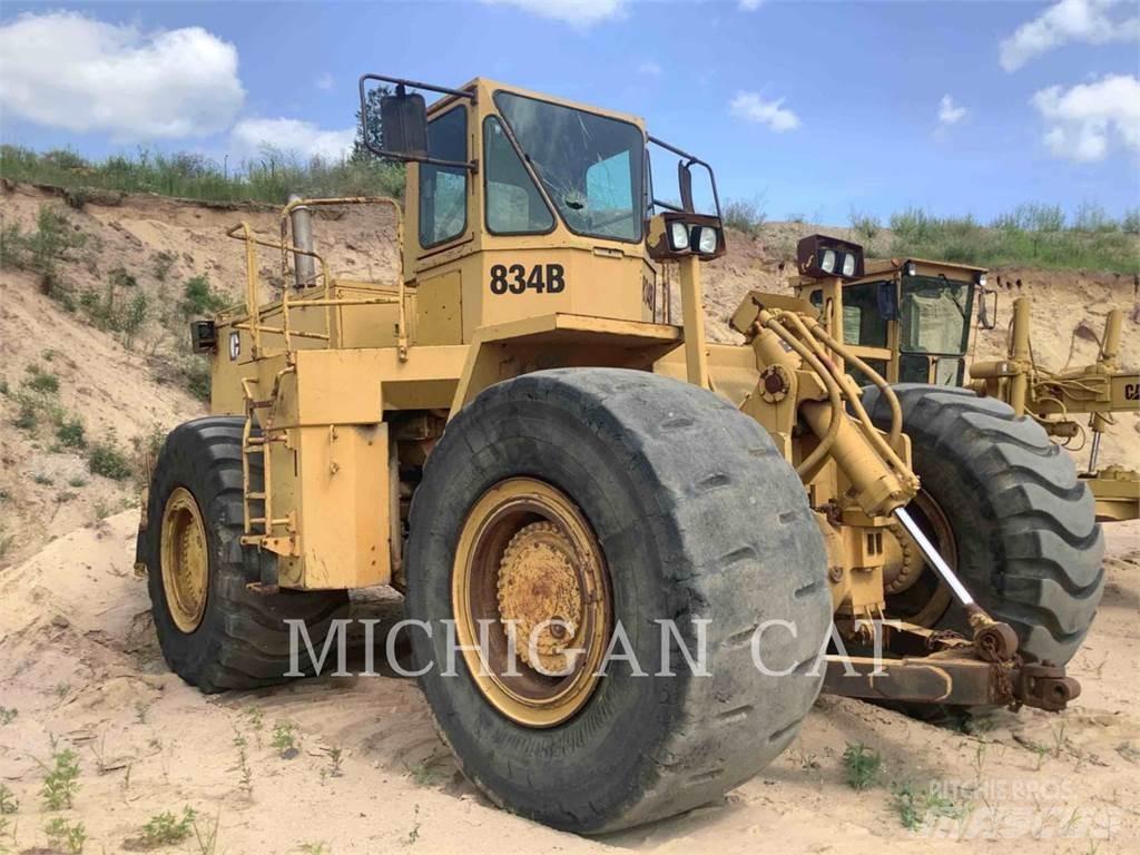 CAT 834B Kolesové nakladače