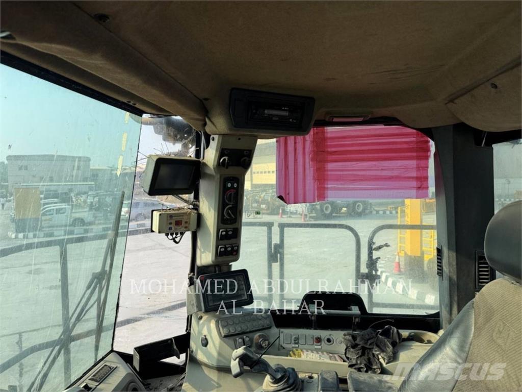 CAT 834K Kolesové dozéry