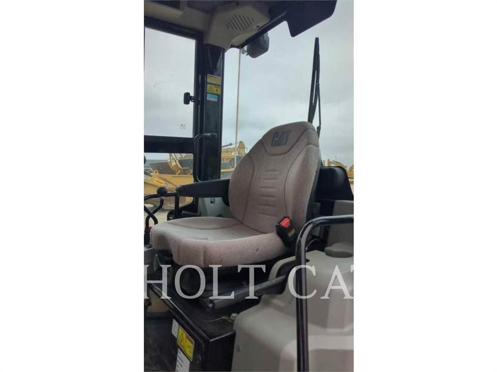 CAT 903C Kolesové nakladače