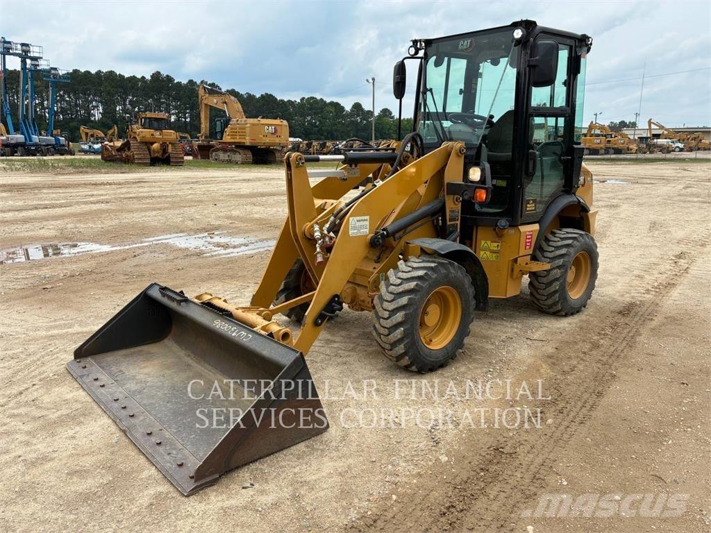 CAT 903D Kolesové nakladače