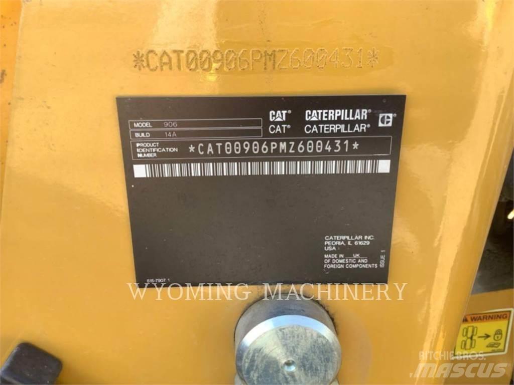 CAT 906 Kolesové nakladače