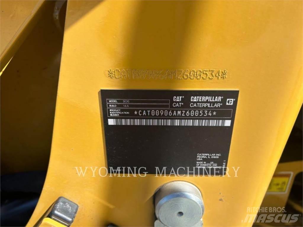 CAT 906 Kolesové nakladače