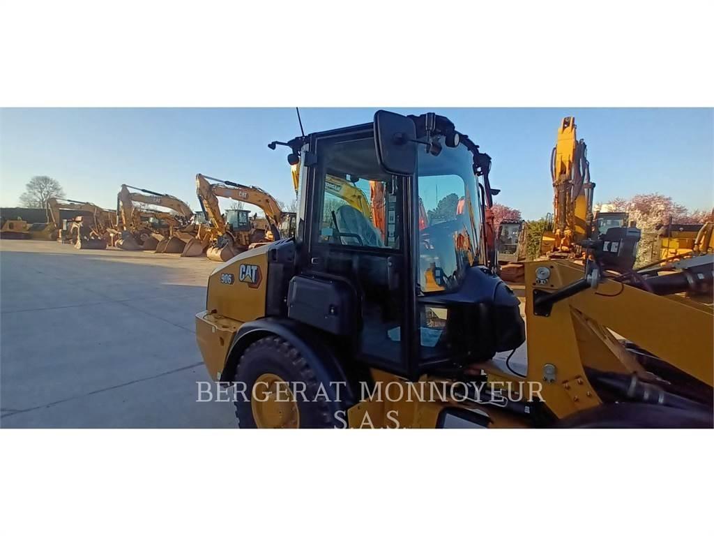 CAT 906 Kolesové nakladače