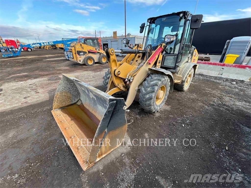 CAT 906 Kolesové nakladače