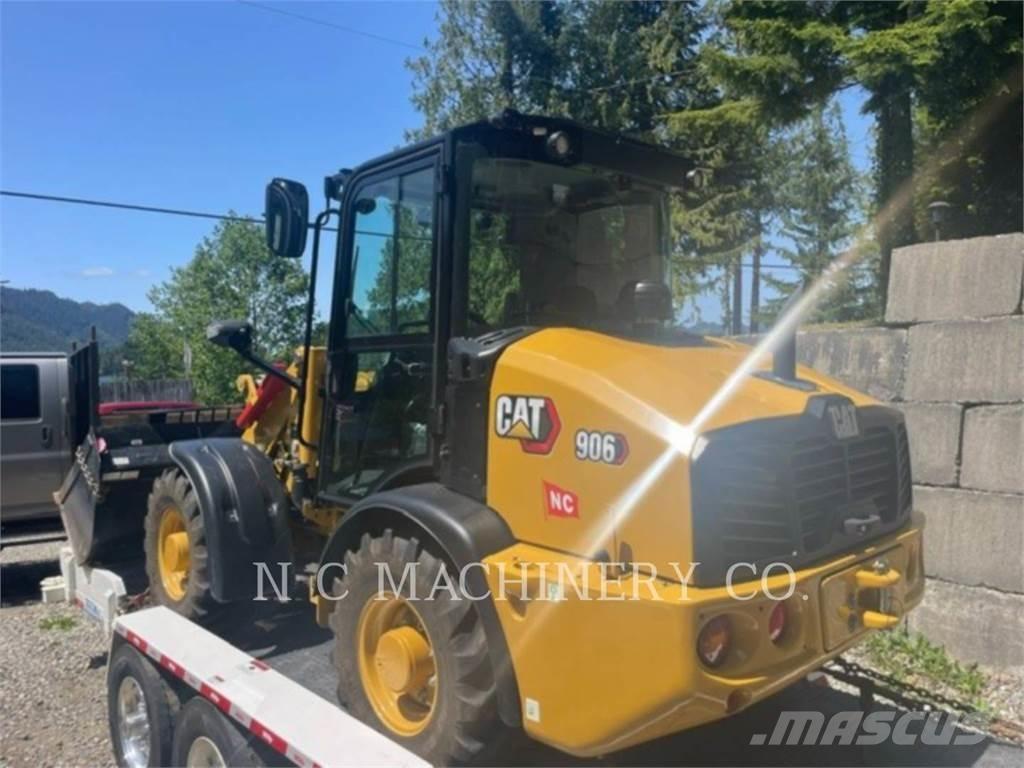 CAT 906 Kolesové nakladače