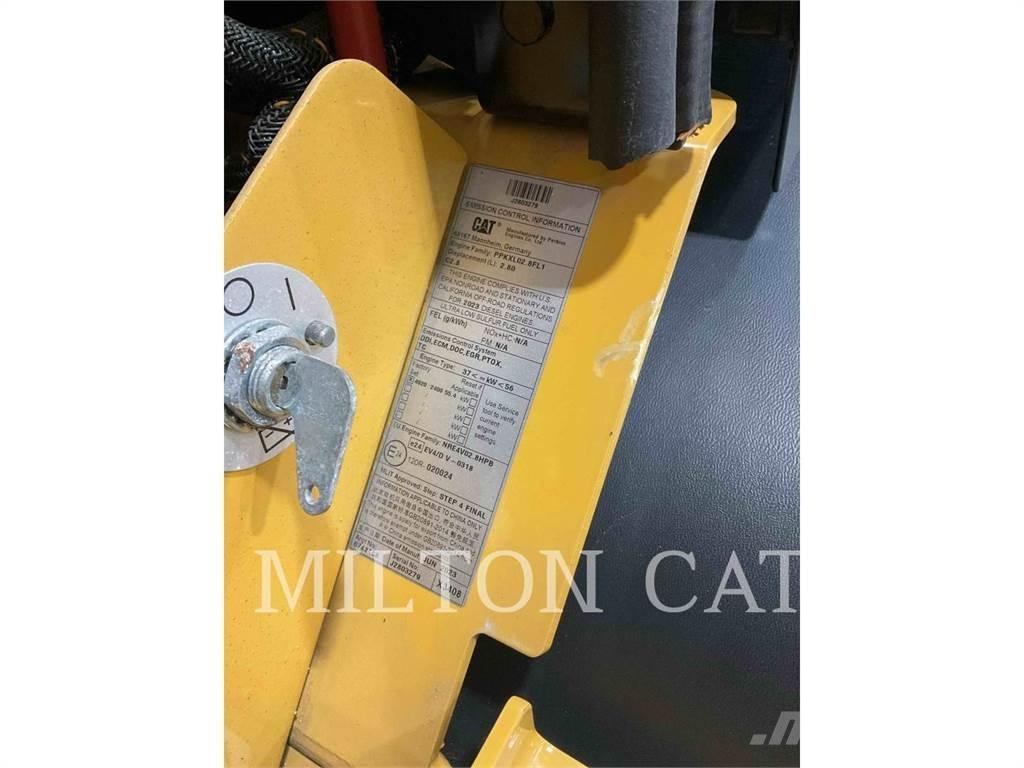 CAT 906 Kolesové nakladače