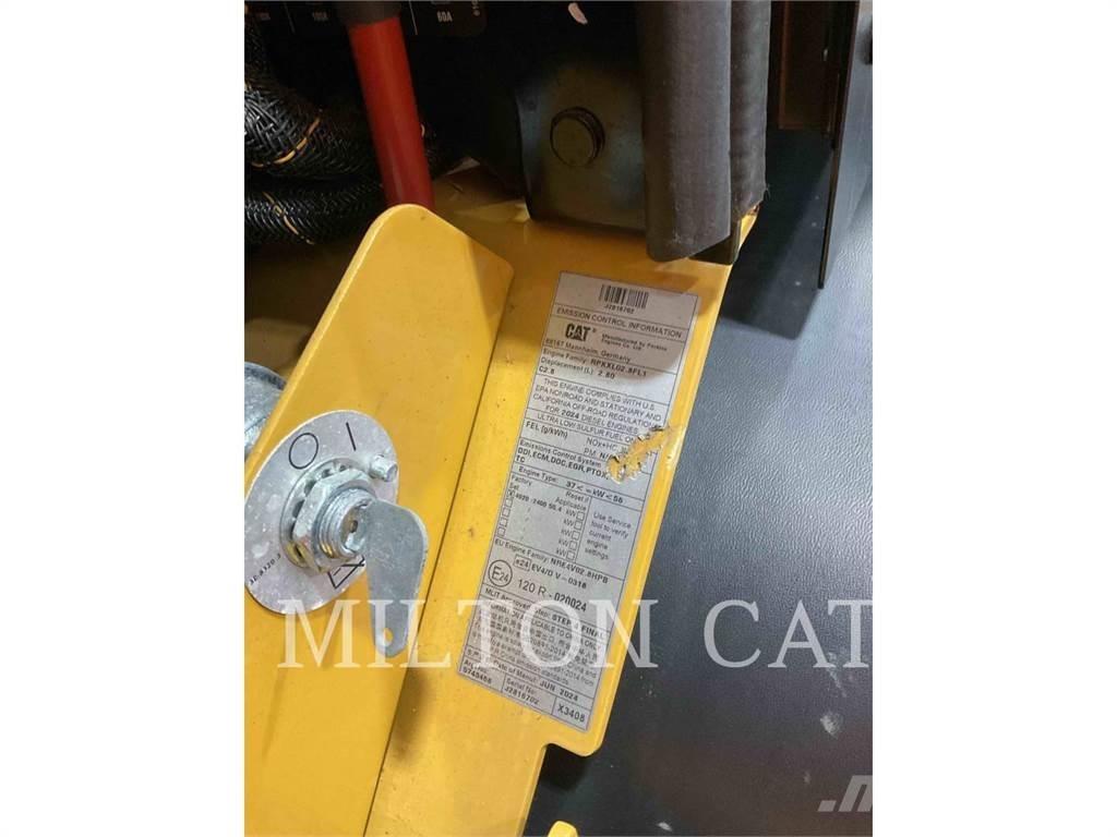 CAT 906 Kolesové nakladače