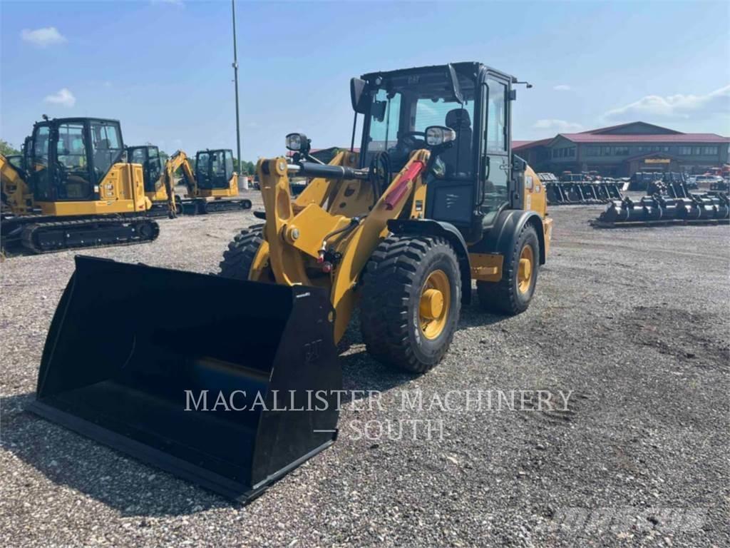 CAT 906 Kolesové nakladače