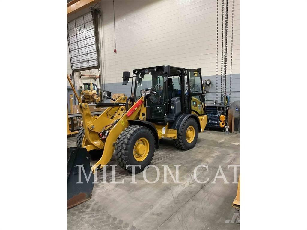 CAT 906 Kolesové nakladače
