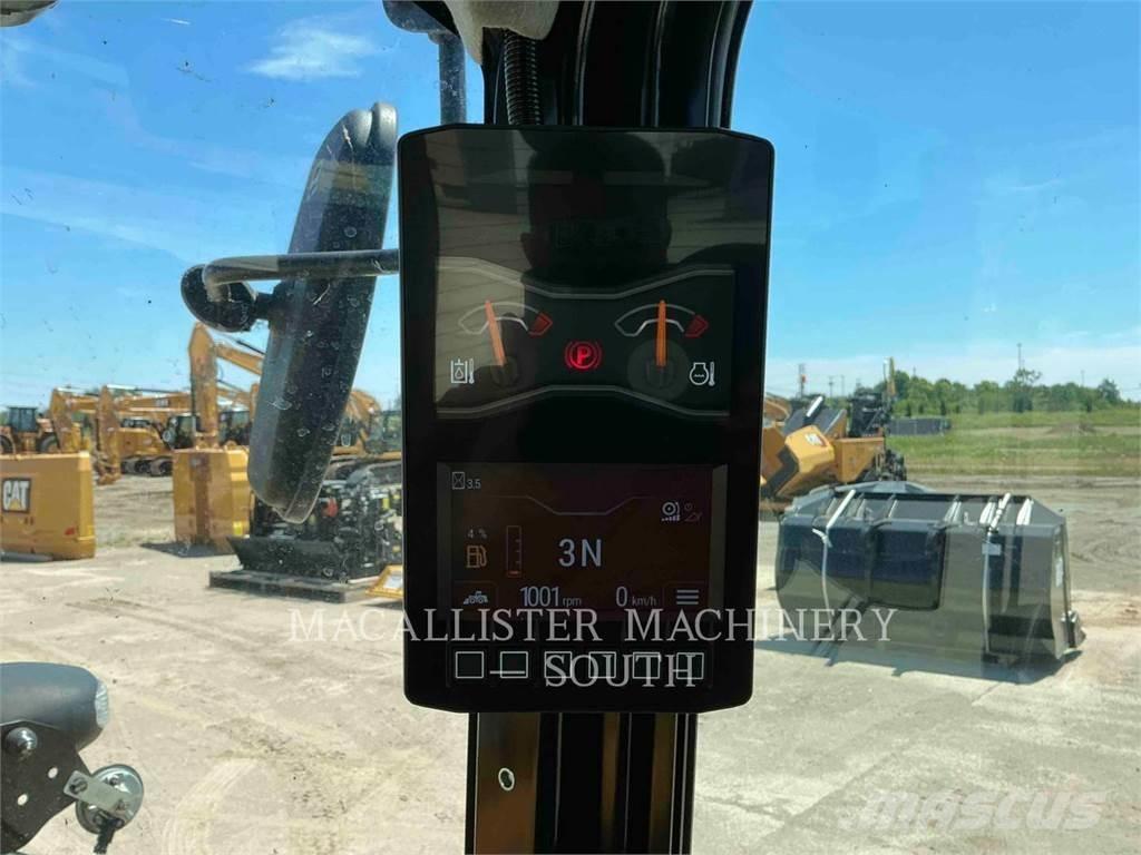 CAT 906 Kolesové nakladače