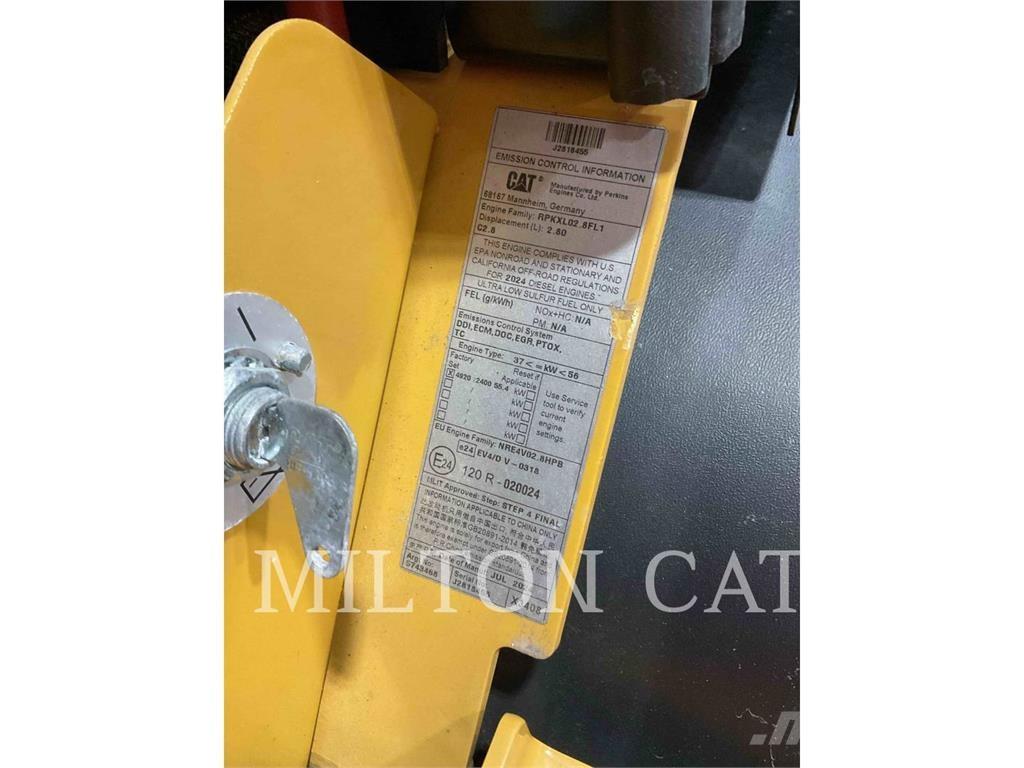 CAT 906 Kolesové nakladače