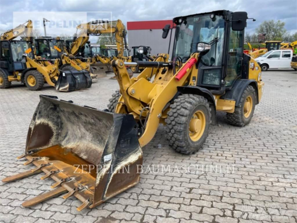 CAT 906-14 Kolesové nakladače