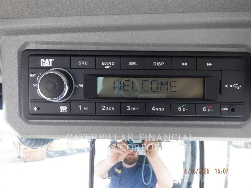 CAT 906-14 Kolesové nakladače