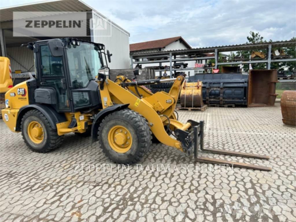 CAT 906-14 Kolesové nakladače