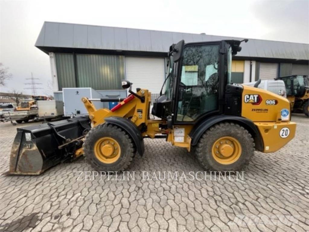 CAT 906-14 Kolesové nakladače