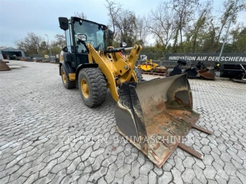 CAT 906-14 Kolesové nakladače