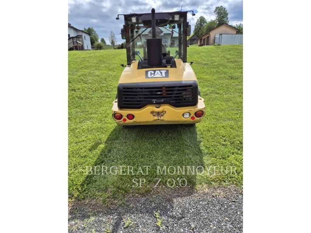 CAT 906H Kolesové nakladače