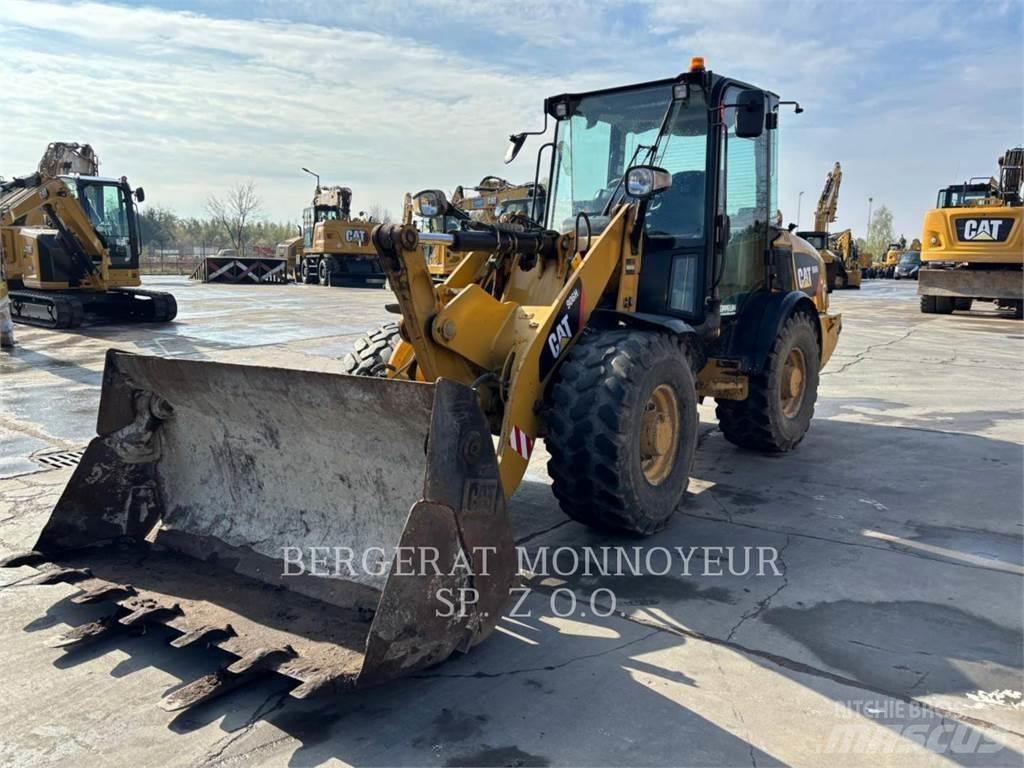 CAT 906H2 Kolesové nakladače