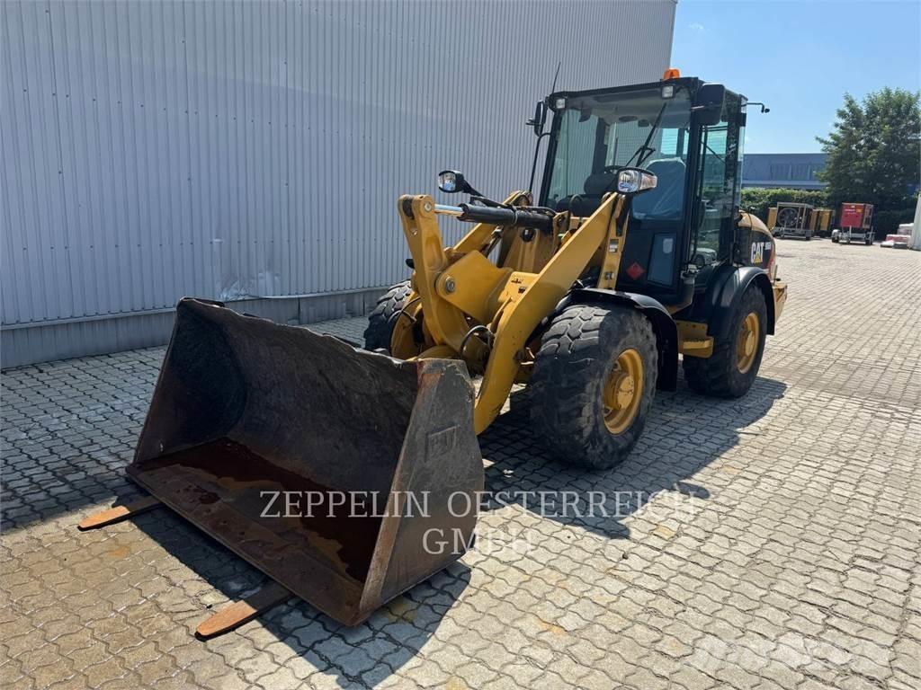 CAT 906H2 Kolesové nakladače