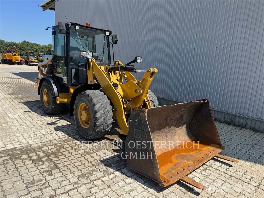 CAT 906H2 Kolesové nakladače