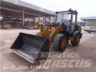 CAT 906K Kolesové nakladače