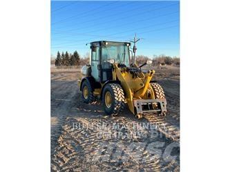 CAT 906M Kolesové nakladače