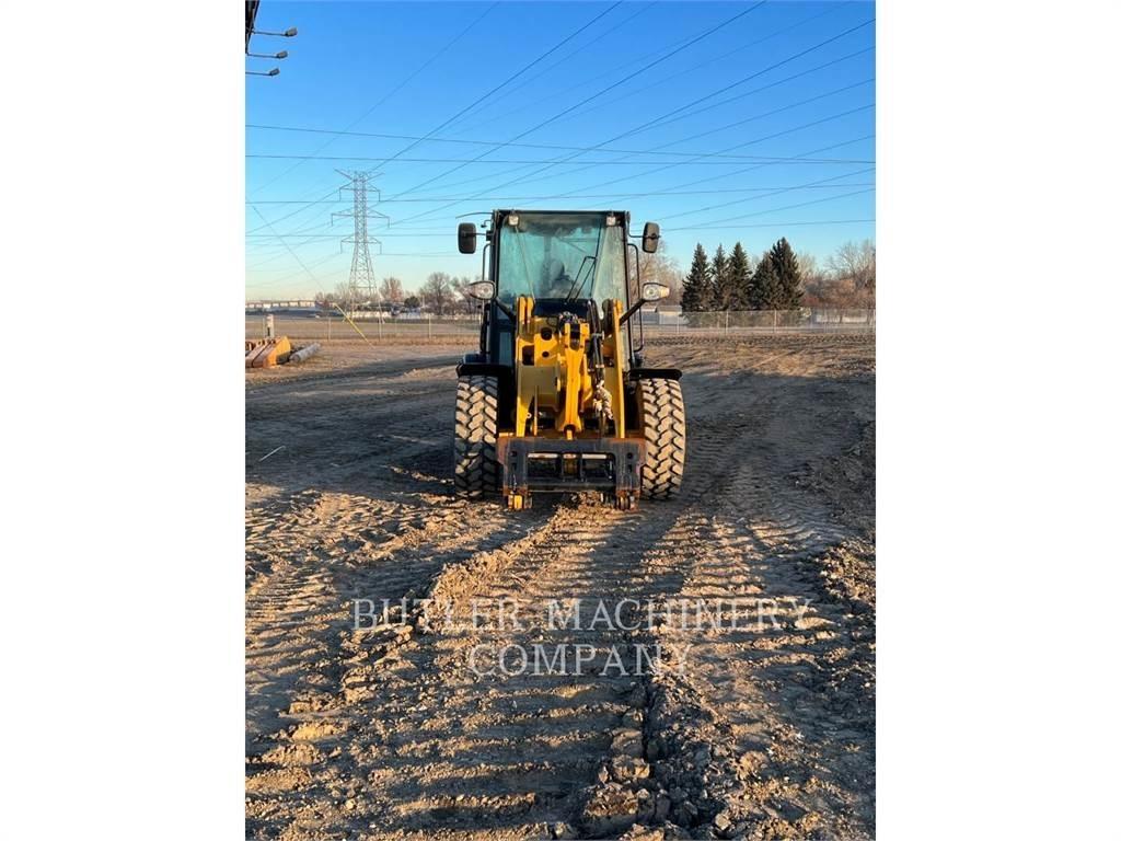 CAT 906M Kolesové nakladače