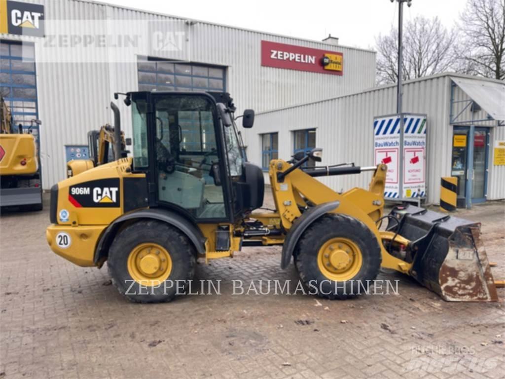CAT 906M Kolesové nakladače