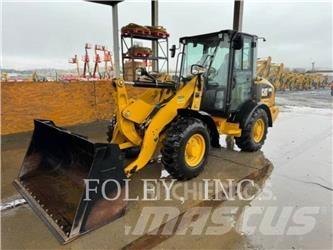 CAT 906M Kolesové nakladače