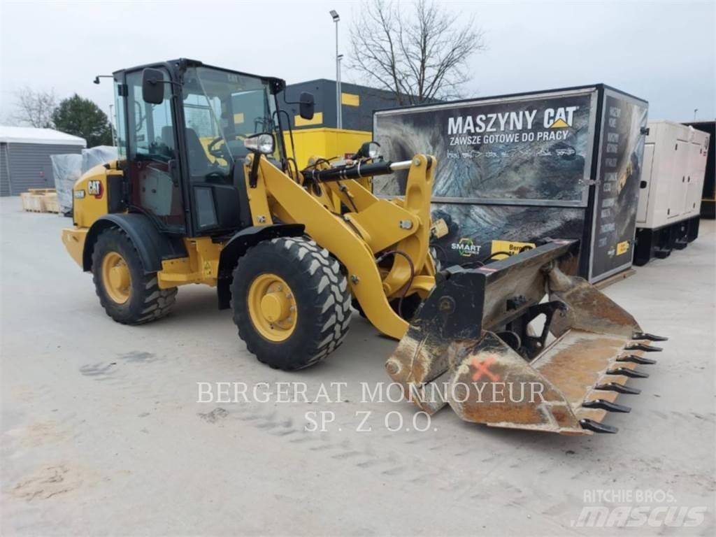 CAT 906M Kolesové nakladače