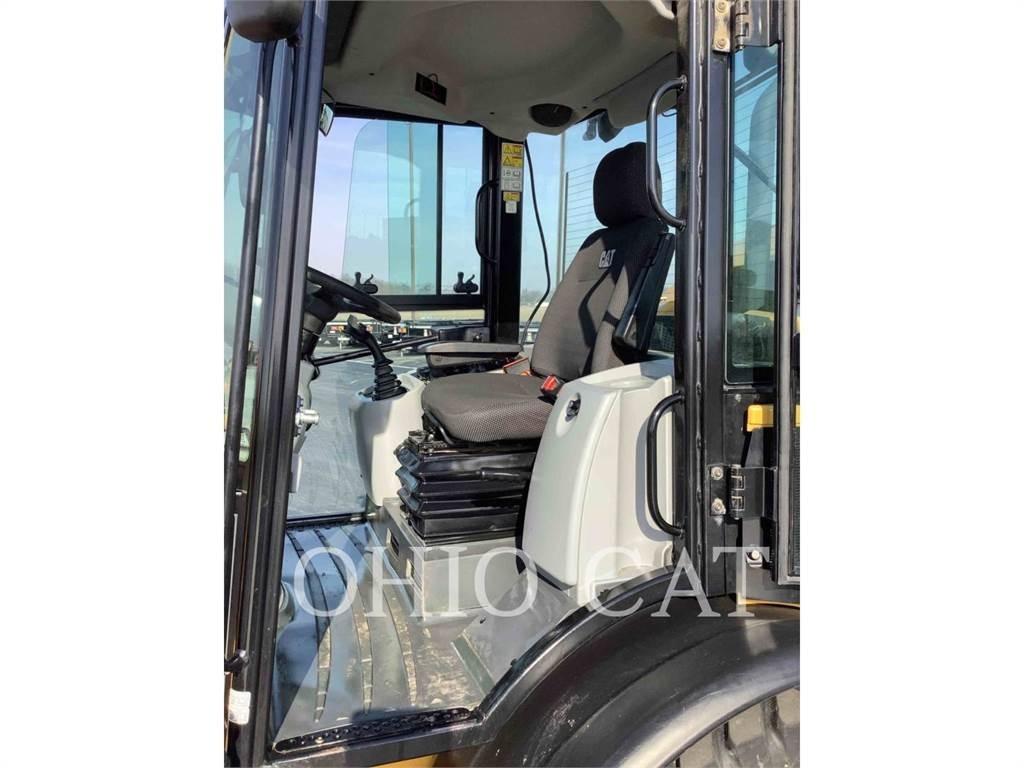 CAT 906M Mininakladače