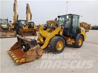 CAT 906M Kolesové nakladače