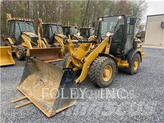 CAT 906M Kolesové nakladače