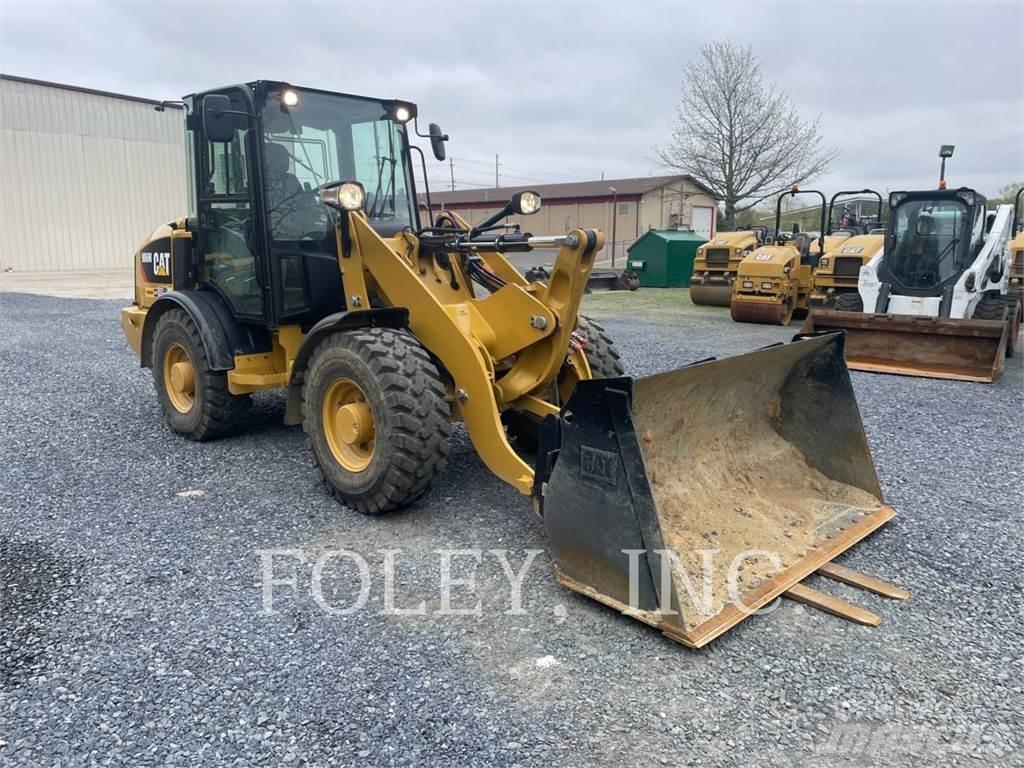 CAT 906M Kolesové nakladače