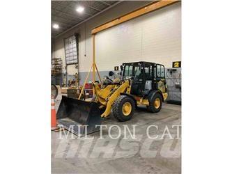 CAT 906M Kolesové nakladače