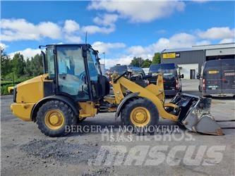 CAT 906M Kolesové nakladače