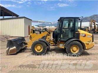 CAT 906M Kolesové nakladače